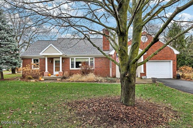 39 W Sand Lake Road, North Greenbush, NY 12198