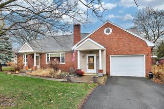 39 W Sand Lake Road, North Greenbush, NY 12198