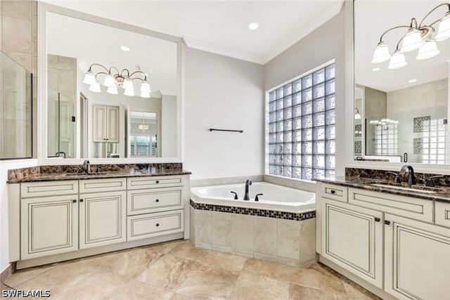 3565 Beaufort CT, Naples, FL 34119