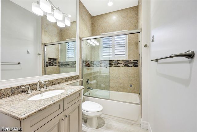 3565 Beaufort CT, Naples, FL 34119