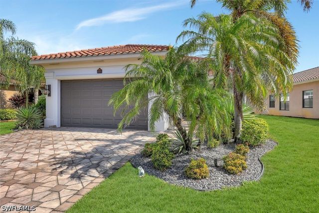 3565 Beaufort CT, Naples, FL 34119