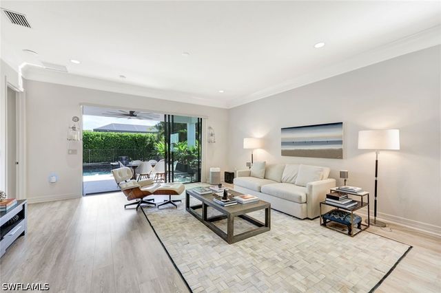 3565 Beaufort CT, Naples, FL 34119