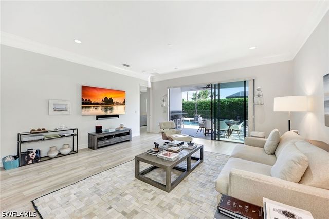 3565 Beaufort CT, Naples, FL 34119