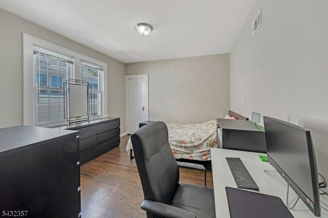 330 Southside Ave, Haledon Boro, NJ 07508