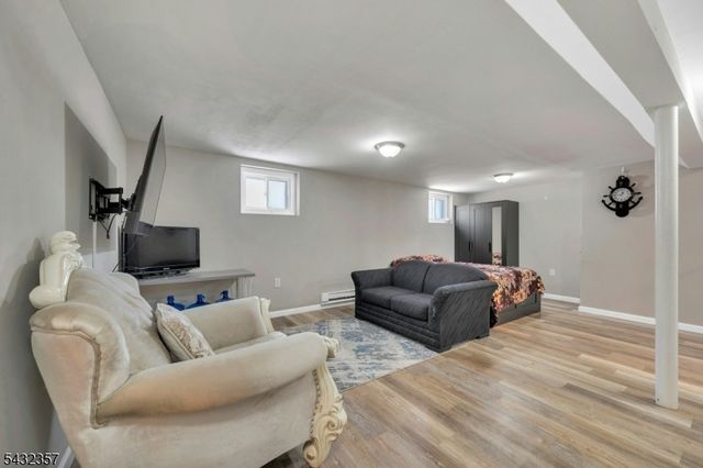 330 Southside Ave, Haledon Boro, NJ 07508