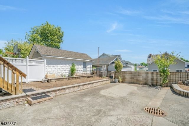330 Southside Ave, Haledon Boro, NJ 07508
