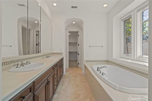 30 Surfspray Bluff, Newport Coast, CA 92657