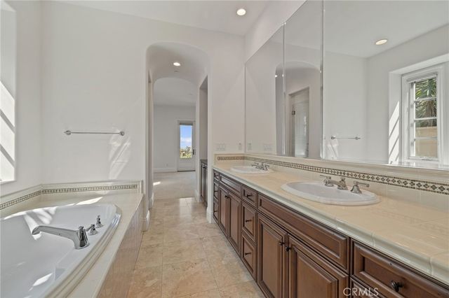30 Surfspray Bluff, Newport Coast, CA 92657