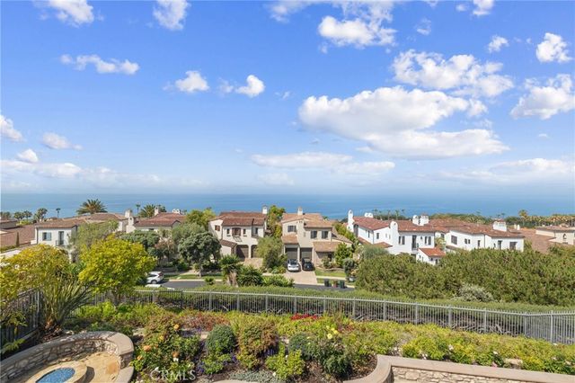 30 Surfspray Bluff, Newport Coast, CA 92657