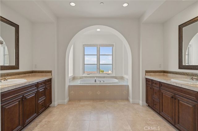 30 Surfspray Bluff, Newport Coast, CA 92657