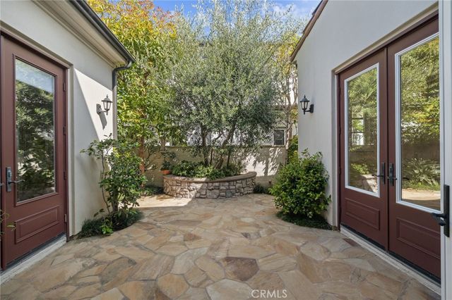 30 Surfspray Bluff, Newport Coast, CA 92657