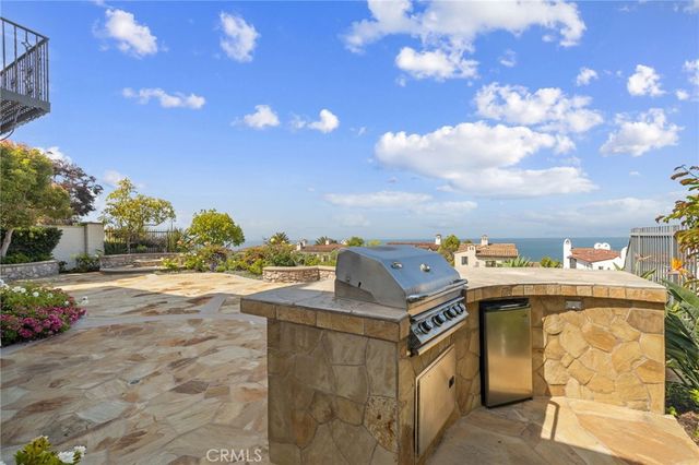 30 Surfspray Bluff, Newport Coast, CA 92657