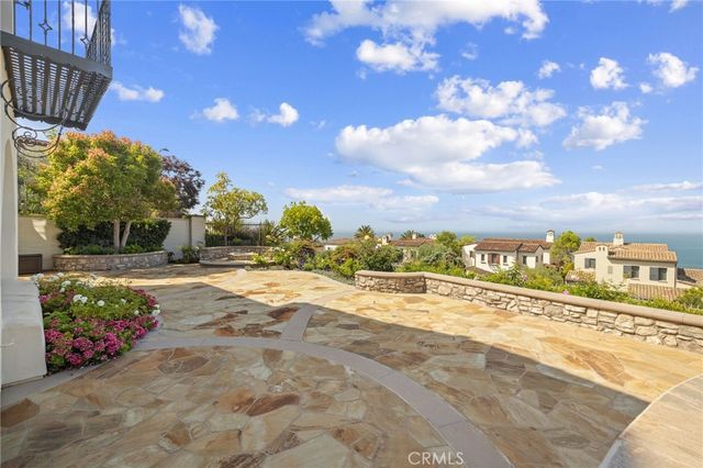 30 Surfspray Bluff, Newport Coast, CA 92657
