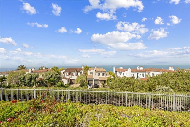 30 Surfspray Bluff, Newport Coast, CA 92657