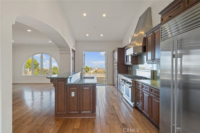 30 Surfspray Bluff, Newport Coast, CA 92657