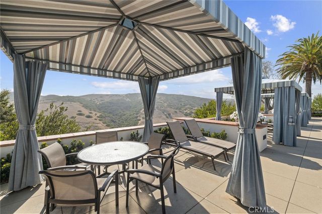 30 Surfspray Bluff, Newport Coast, CA 92657