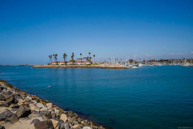 1786 Jasmine Way, Oceanside, CA 92054