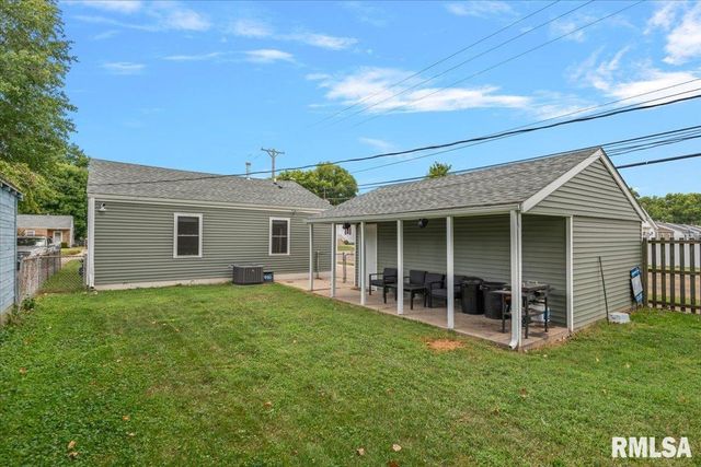 1936 N 21ST Street, Springfield, IL 62702
