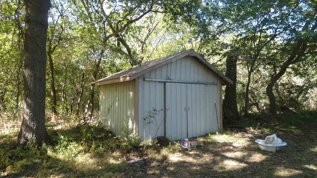 186 N Cline Rd, Elgin, OK 73538