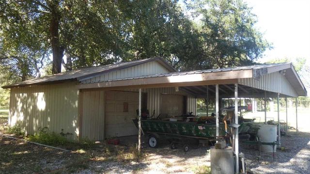 186 N Cline Rd, Elgin, OK 73538