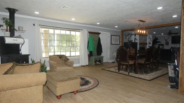 186 N Cline Rd, Elgin, OK 73538