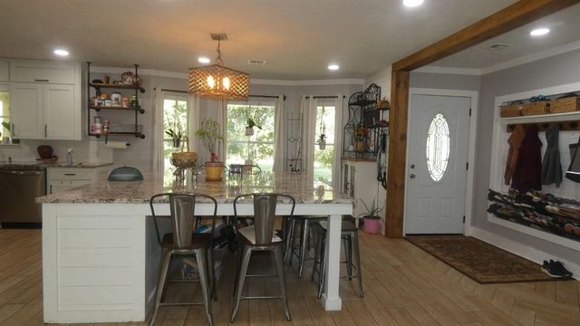 186 N Cline Rd, Elgin, OK 73538