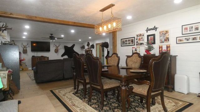 186 N Cline Rd, Elgin, OK 73538