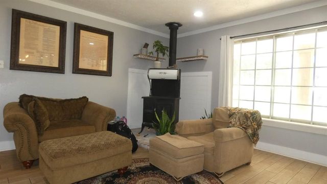 186 N Cline Rd, Elgin, OK 73538