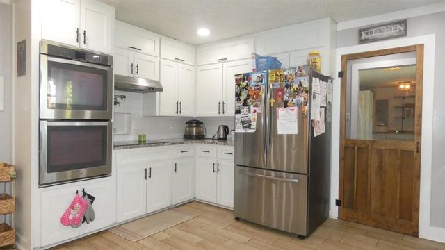 186 N Cline Rd, Elgin, OK 73538