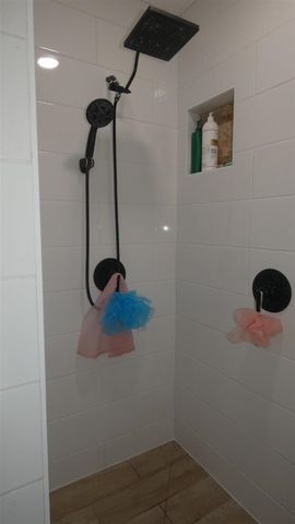 186 N Cline Rd, Elgin, OK 73538