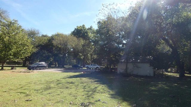 186 N Cline Rd, Elgin, OK 73538