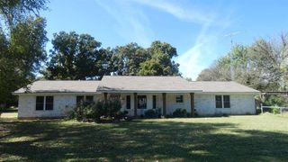 186 N Cline Rd, Elgin, OK 73538