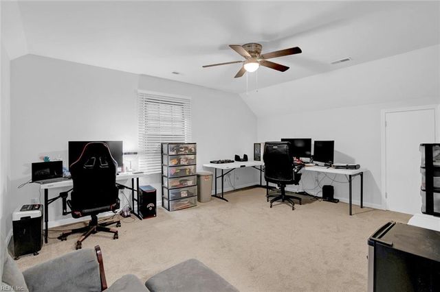 192 Stony Ridge CT, Newport News, VA 23608