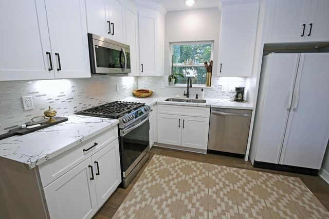 7101 2nd Street, Hitchcock, TX 77563