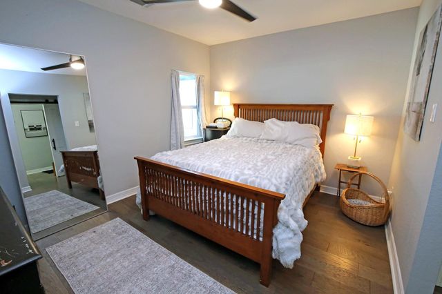 7101 2nd Street, Hitchcock, TX 77563
