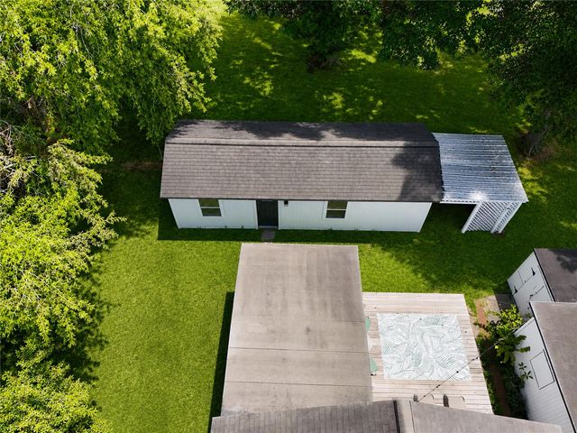 7101 2nd Street, Hitchcock, TX 77563