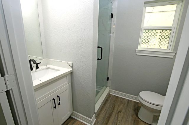 7101 2nd Street, Hitchcock, TX 77563