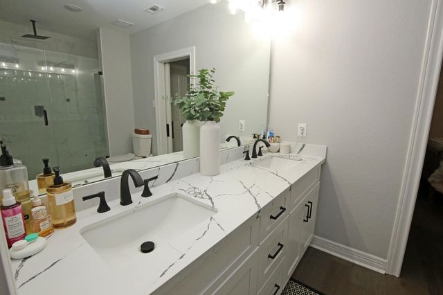 7101 2nd Street, Hitchcock, TX 77563