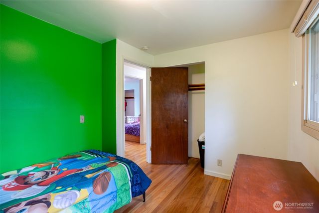 1022 S 197th Street, Des Moines, WA 98148