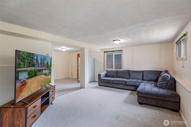 1022 S 197th Street, Des Moines, WA 98148
