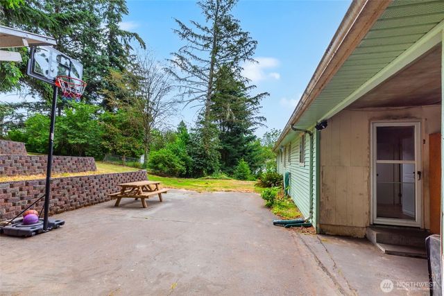 1022 S 197th Street, Des Moines, WA 98148