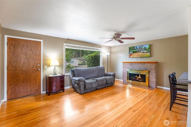 1022 S 197th Street, Des Moines, WA 98148