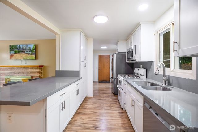 1022 S 197th Street, Des Moines, WA 98148
