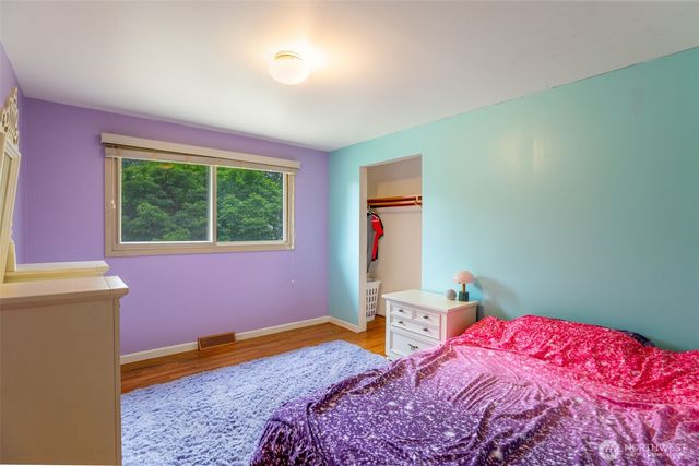 1022 S 197th Street, Des Moines, WA 98148
