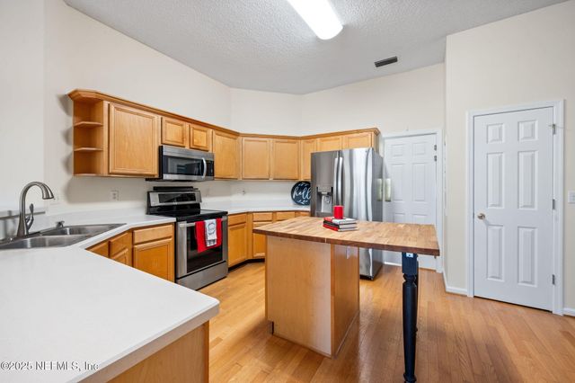 4510 SUMMER WALK Court, Jacksonville, FL 32258