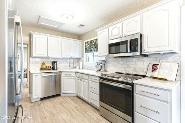 9508 Chadbourn Ct, Louisville, KY 40223
