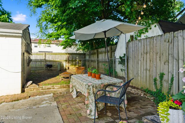 9508 Chadbourn Ct, Louisville, KY 40223