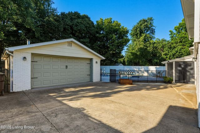 9508 Chadbourn Ct, Louisville, KY 40223
