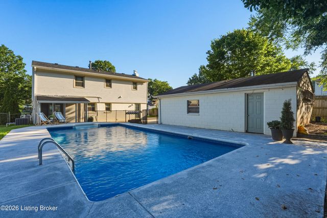 9508 Chadbourn Ct, Louisville, KY 40223