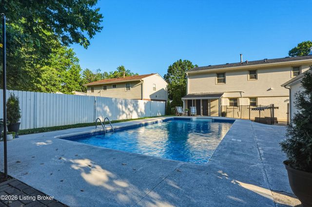 9508 Chadbourn Ct, Louisville, KY 40223